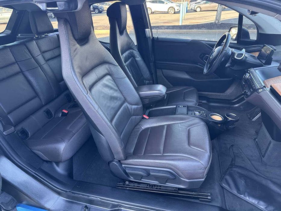 BMW i3 with Range Extender      2015