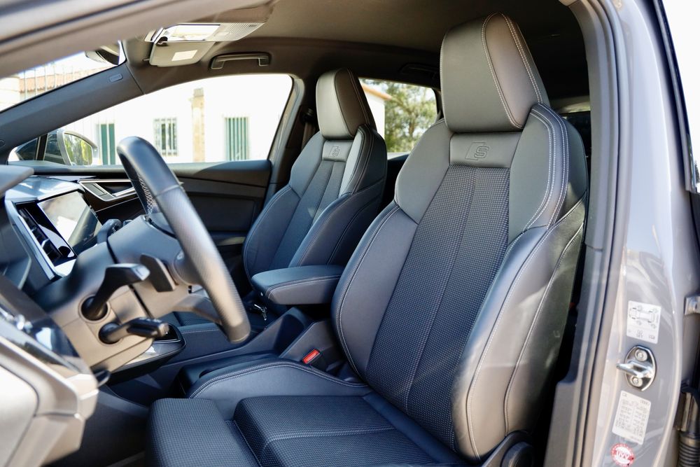 Audi Q4 e-tron 40 S line — 204 cv — Autonomia 515 km