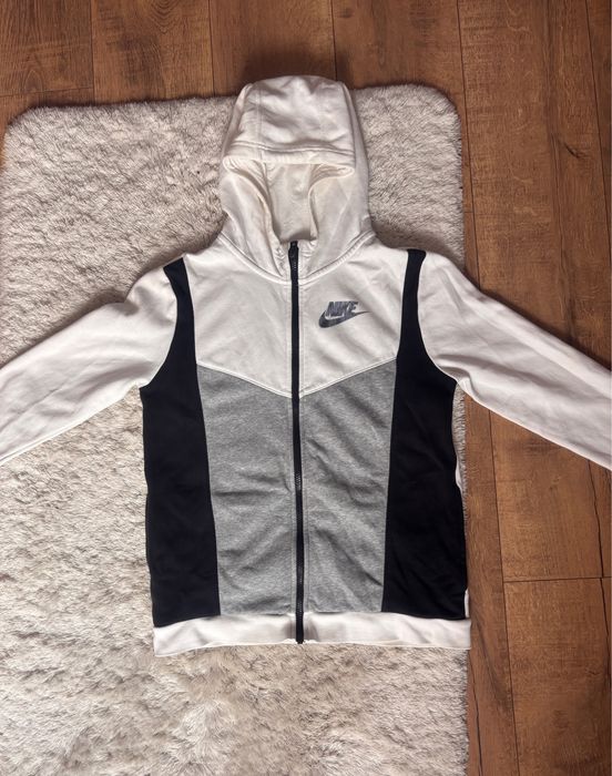 Bluza sportowa rozpinana z kapturem Nike