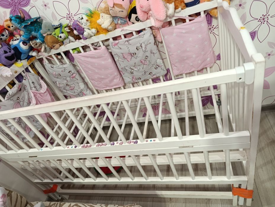 Дитяче ліжко/кроватка з маятником