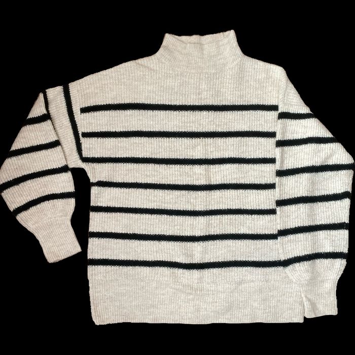 Светр/джемпер бежевий в чорну полоску, оверсайз