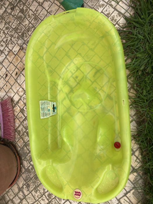 Banheira em bom estado para recém nascido