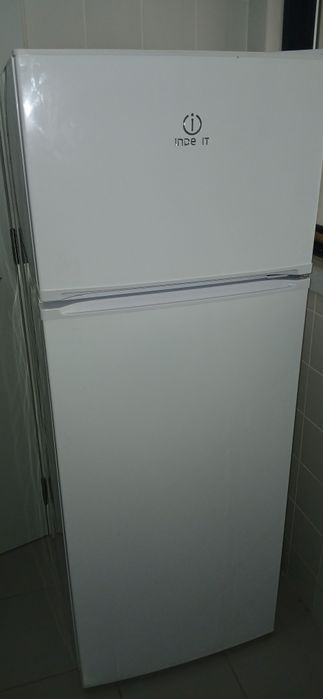 Frigorífico Semi-novo C FATURA e Garantia