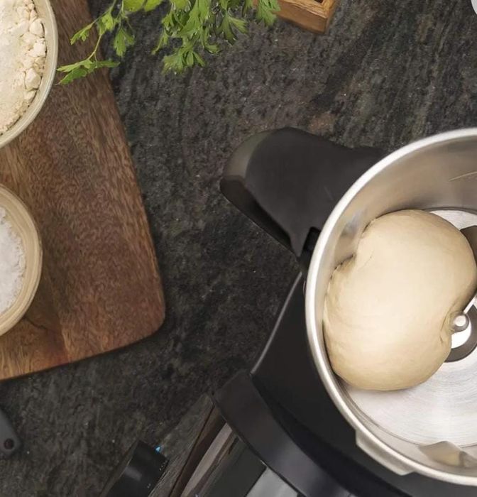 Robô de cozinha semi novo Cecotec