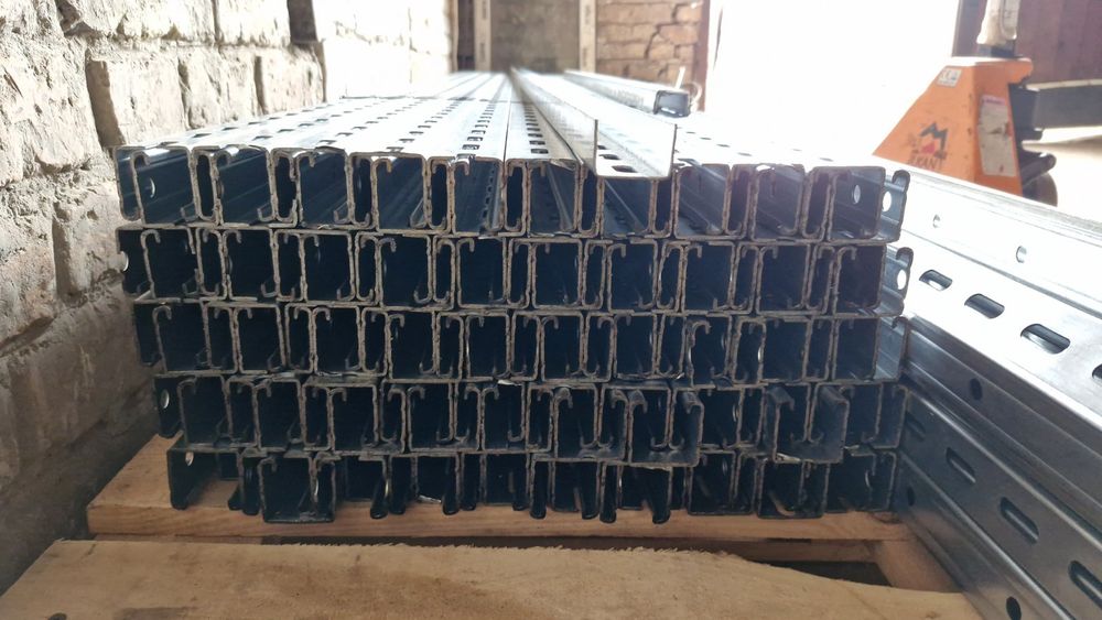 Напрямний оцинкований профіль 41*41*1.5мм для монтажу сонячних панелей