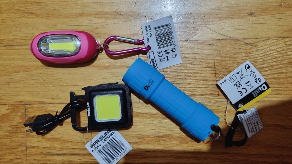 Szprzedam zestaw 3 latarki .