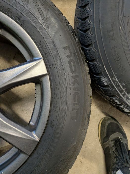 Alufelgi koła zimowe  5x114,3  225/65R17 Nokian