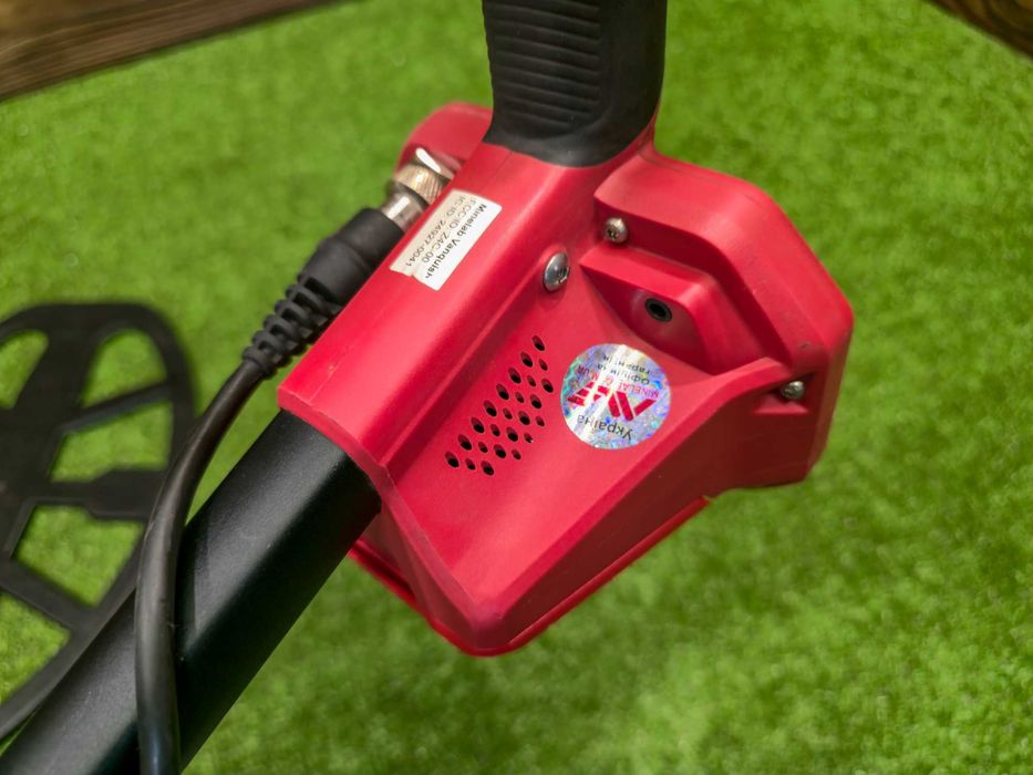 Металошукач Minelab Vanquish 540 Multi-IQ + пін.