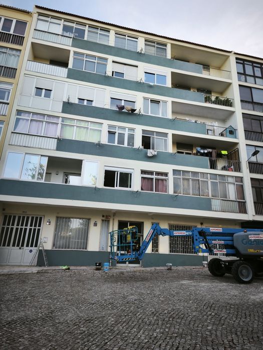 Pintura de Prédios com Plantaforma Articulada