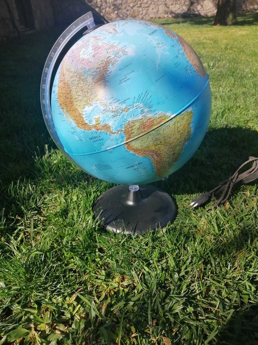 Candeeiro em forma de Globo da terra