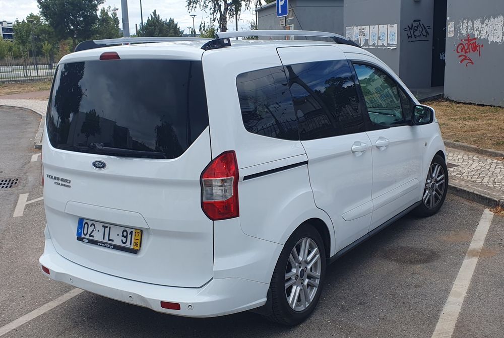 Ford Tourneo Courier Titanium 1.5 TDCi | 2017 Titanium 1.5 TDCi | 2017 — photo 3