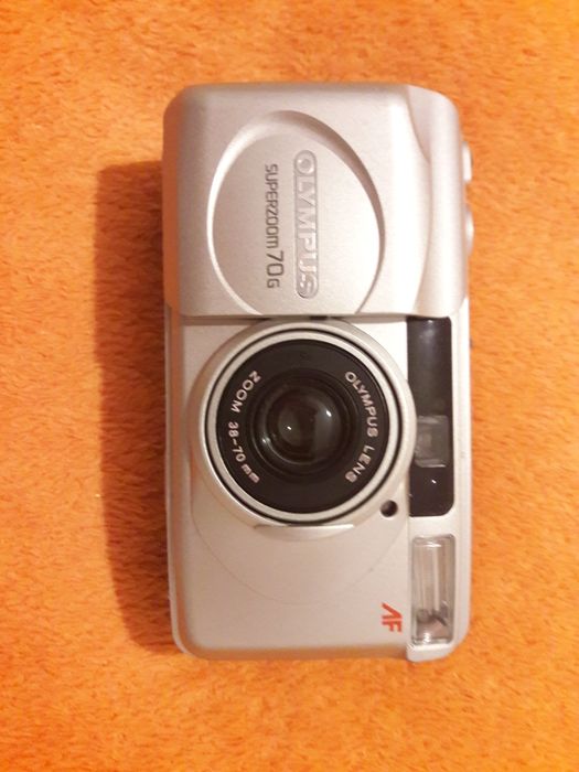 Máquina fotográfica de rolo OLYMPUS 70G