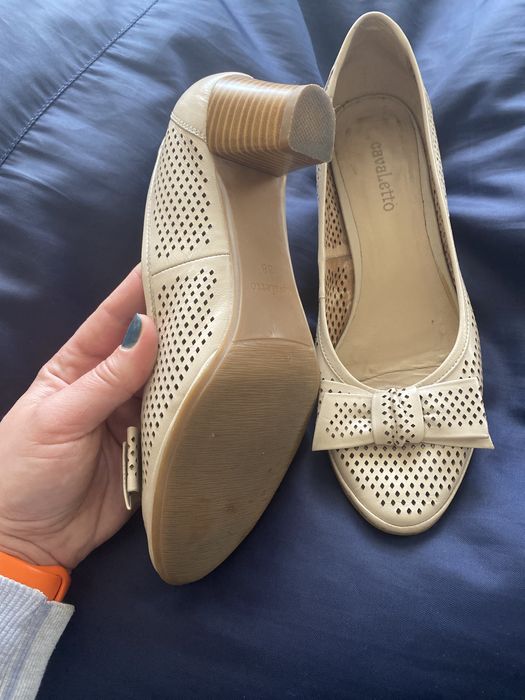 Продам женские туфли