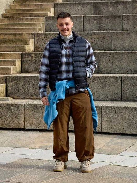 Ультралегкий пуховий жилет uniqlo