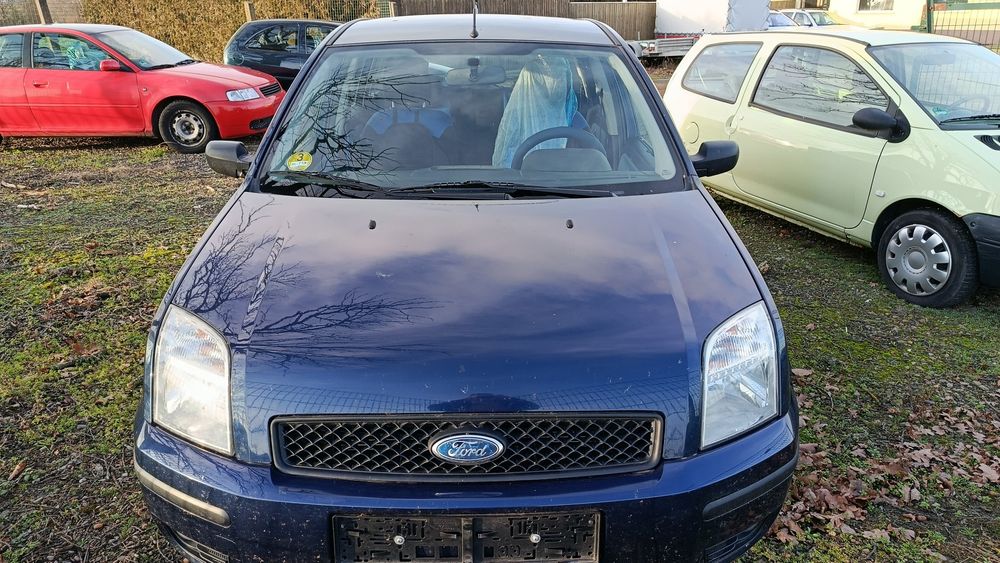 Продам Ford Fusion комплектне або  по запчастинам 1.4л  TDCI