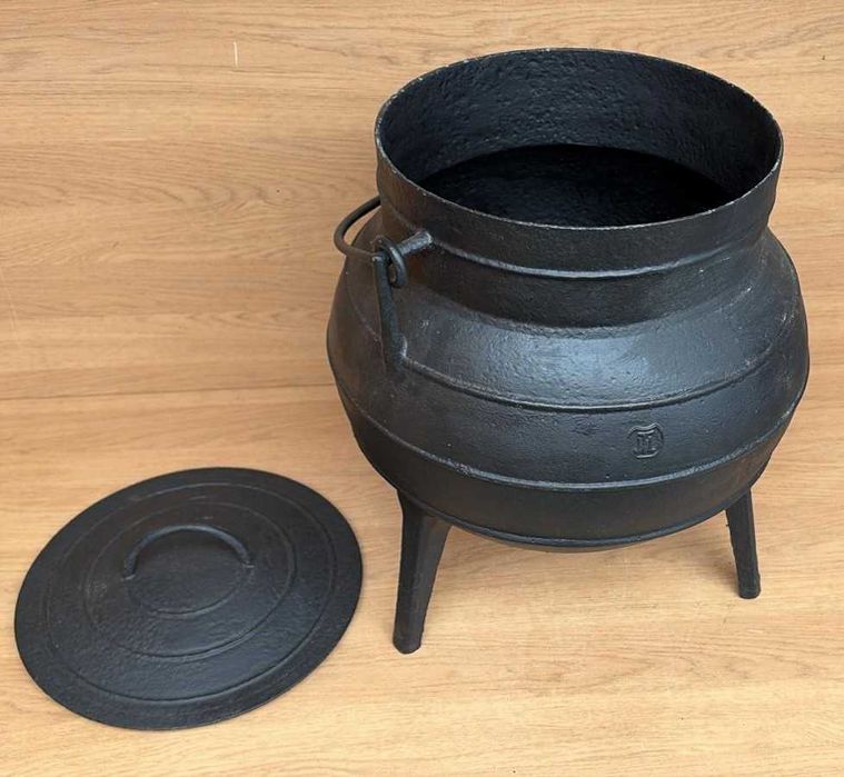 Panela antiga em ferro fundido, 30 litros a vedar
