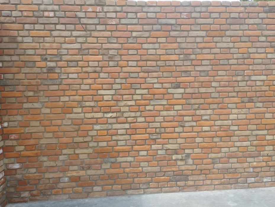 Cegła  ręcznie formowana Producent
