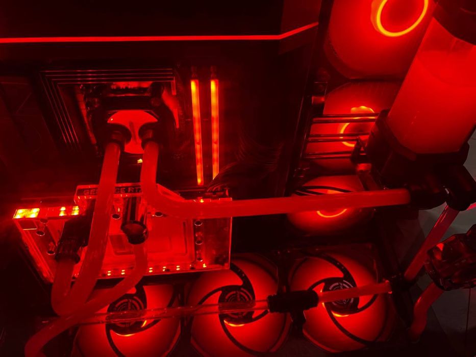 для ігор, відео, 3D та AI  RTX 4090, Ryzen 9, кастомна водянка моніто