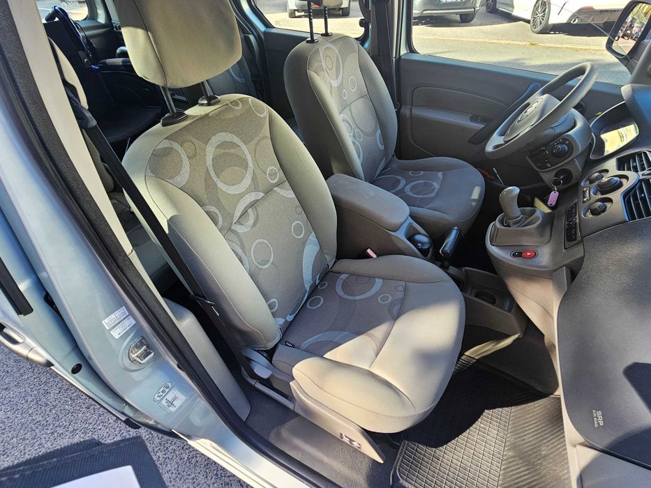 Renault Kangoo 1.5 Dci Adaptada / Rampa Para Cadeira Rodas / TPMR