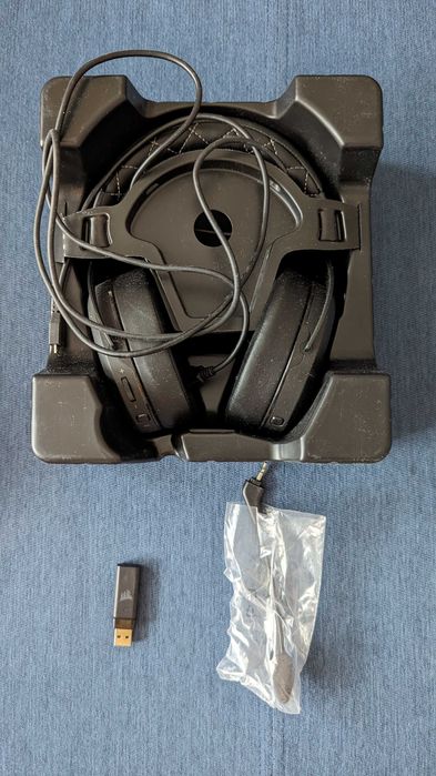 HS70 PRO WIRELESS Навушники - Гарний Стан, вживані