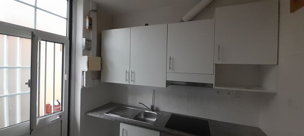 Alugo Casa no  Centro Matosinhos