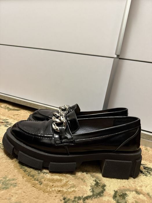 Продам шкіряні лофери 37 розмір