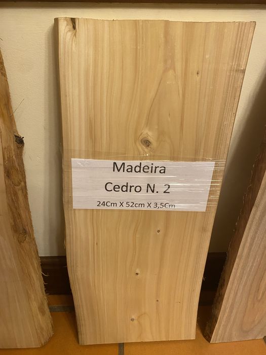 Tabuas de Madeira (Cedro e Carvalho)