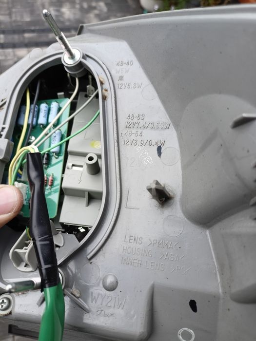 Lampa lewy tył Lexus RX400h LED RX 2 II 2003-07