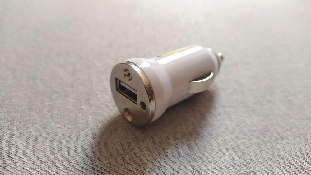 USB адаптер в прикуриватель автомобиля