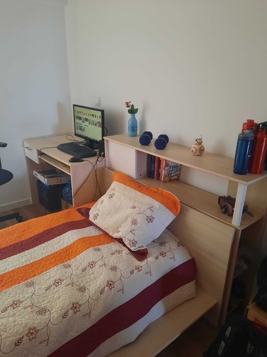 Quarto menino usado em bom estado