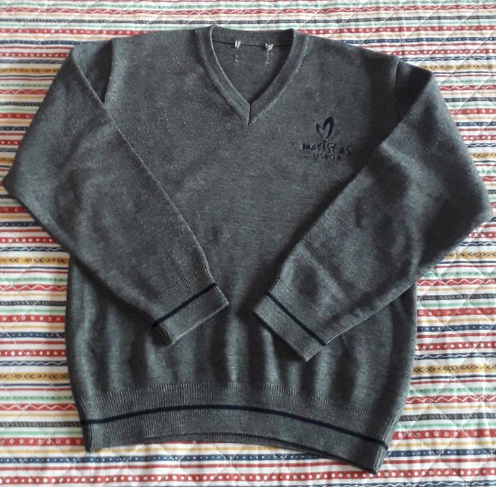 Pullover cinzento Externato Maristas 8 anos