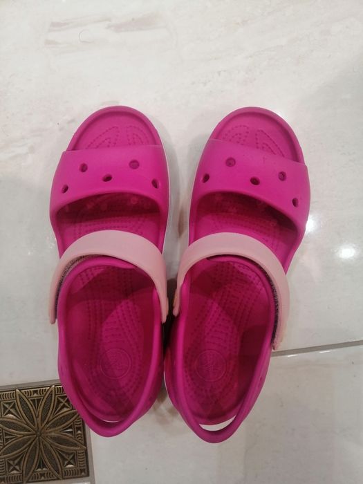 Сандалии на девочку CROCS