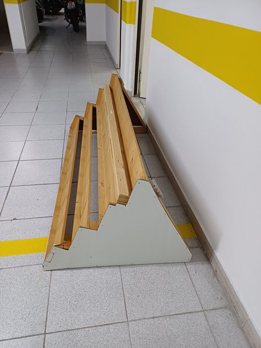 Expositor em madeira