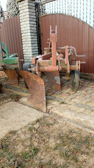 Продам плуги 2по30 3по30-2по30-4по30-4по25-5по25-2по25-3по25