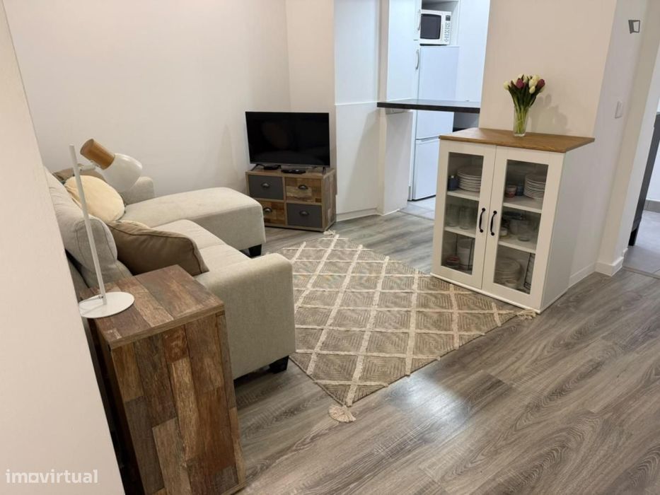 Quarto - localizado em Santos Lisbon
