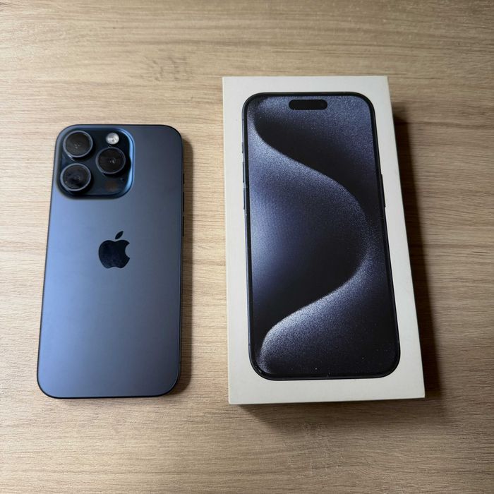 iPhone 15 Pro 256GB Tytan Niebieski + Akcesoria (Spigen)