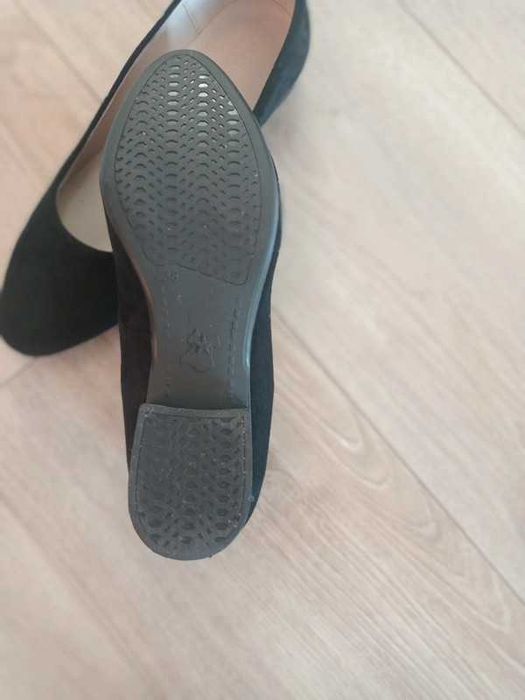 Buty czółenka zamszowe r.38