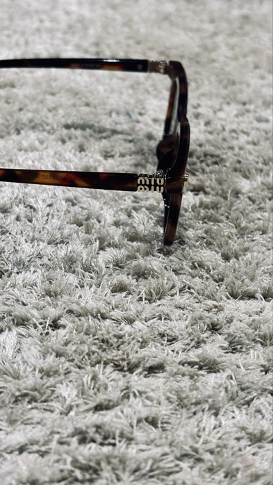 Oculos de sol da MiuMiu