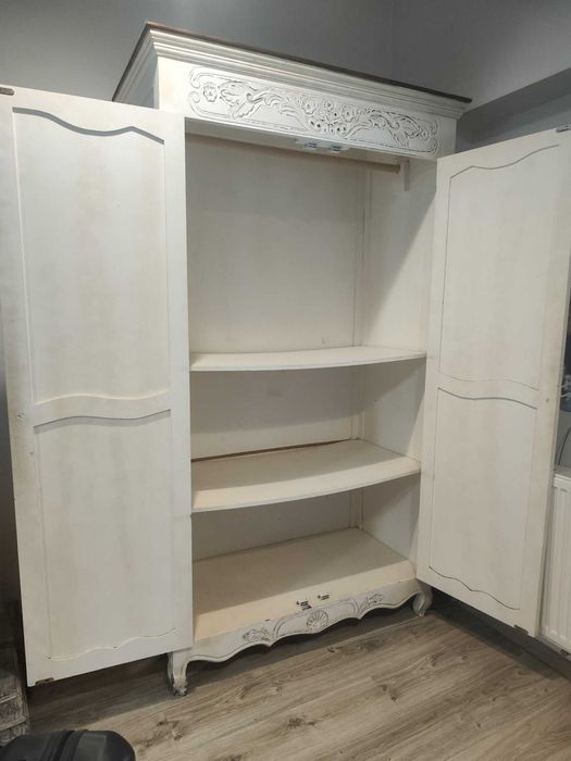 Szafa Shabby Chic, mebel kolonialny, ręcznie rzeźbiona