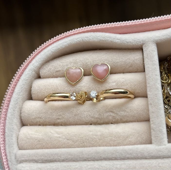 Kolczyki Lilou ze złota próby 585 serca z różowego opalu