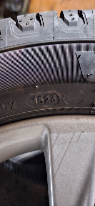 Шини  Michelin defender 2 205 55 16 всесезонні як нові