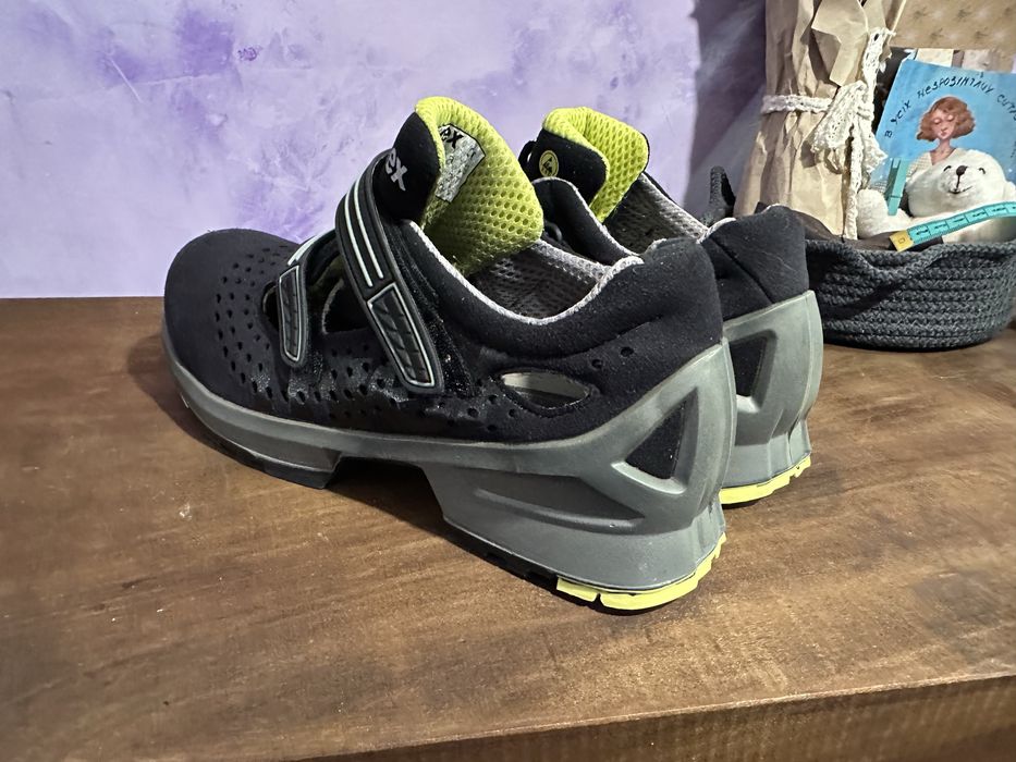 Літнє будівельне взуття бренду Uvex 38  , захисне азуття