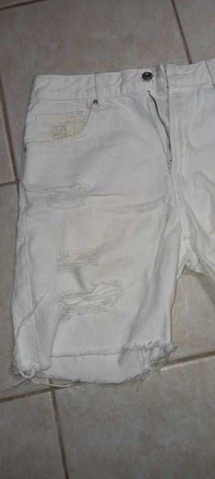 Calções Bershka tam. 40 (Brancos)