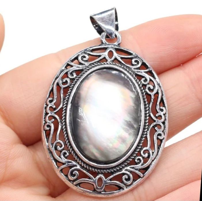 Naszyjnik Czarna muszla - właściwości