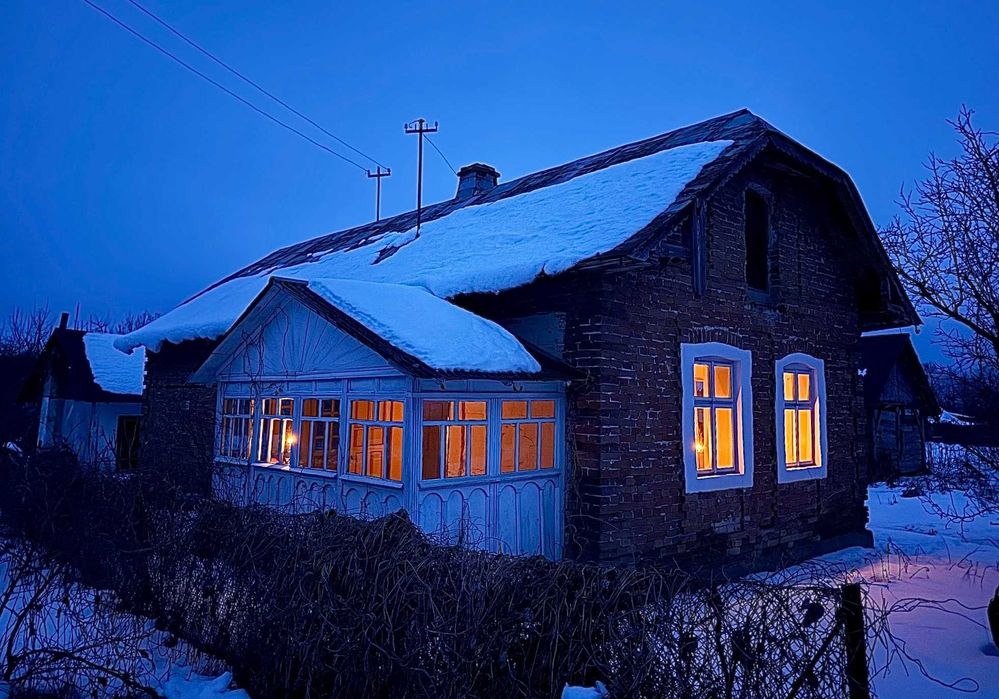 Історичний цегляний будинок біля Олеського замку (Львівська область)