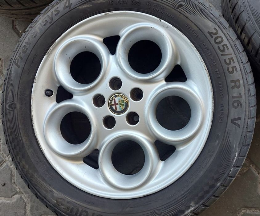 Jantes Alfa Romeo R16 Com Pneus 205/55 Furação 5X98