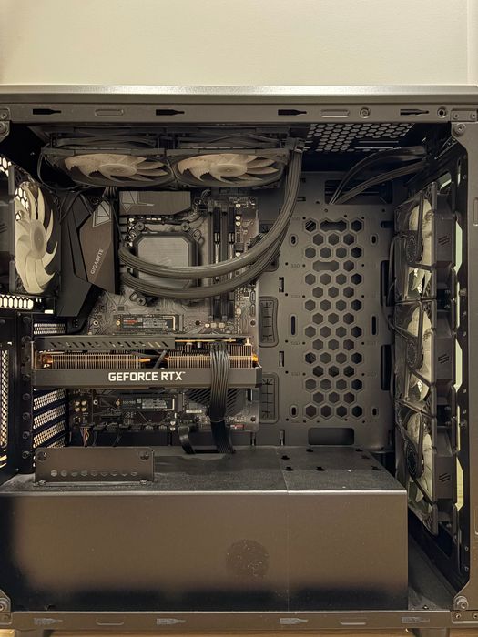 Komputer RTX 3070 i Razen 7 do gier i pracy