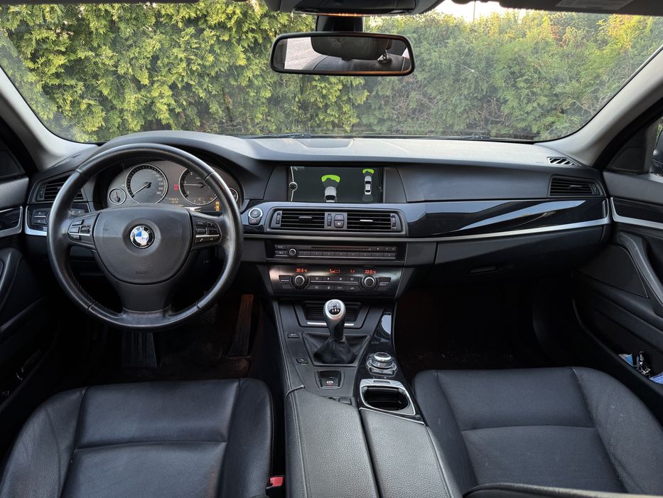 Bmw f10 520d czarna/sedan
