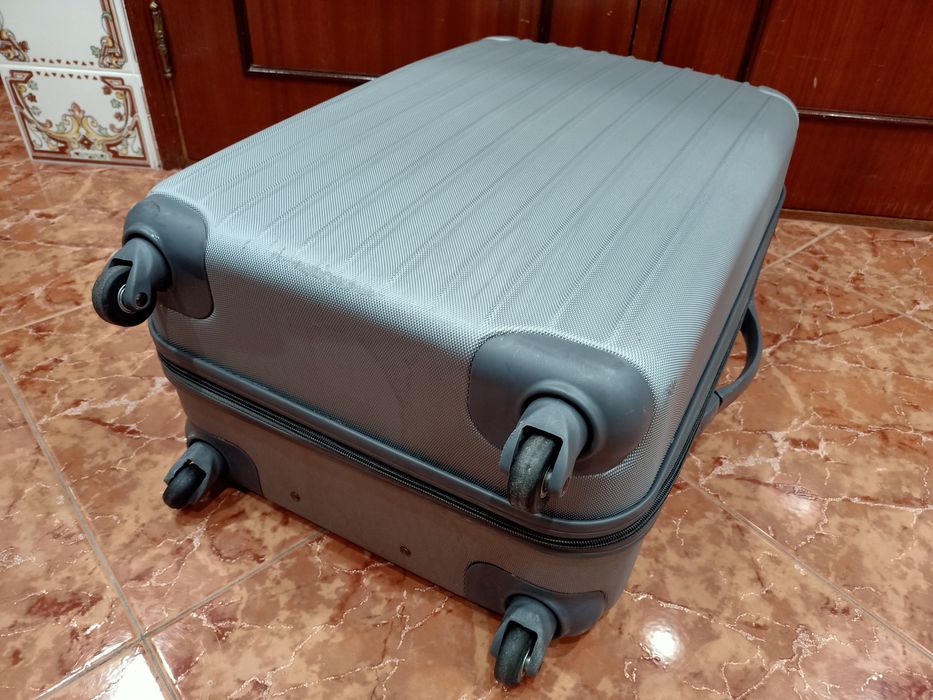 Mala malas de porão até 23 kg viagem casa quarto apartamento vivenda.