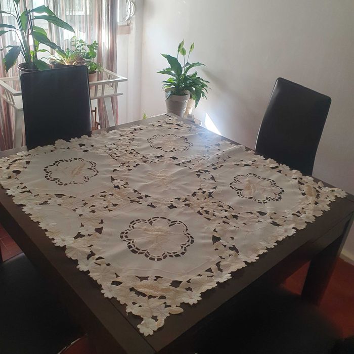 Mesa de Jantar Extensível (OFERTA: 4 Cadeiras)